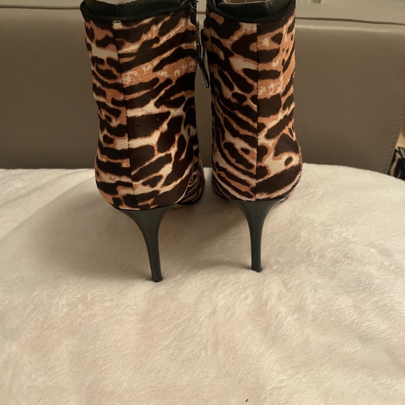 Boots - Picture 4 of 4